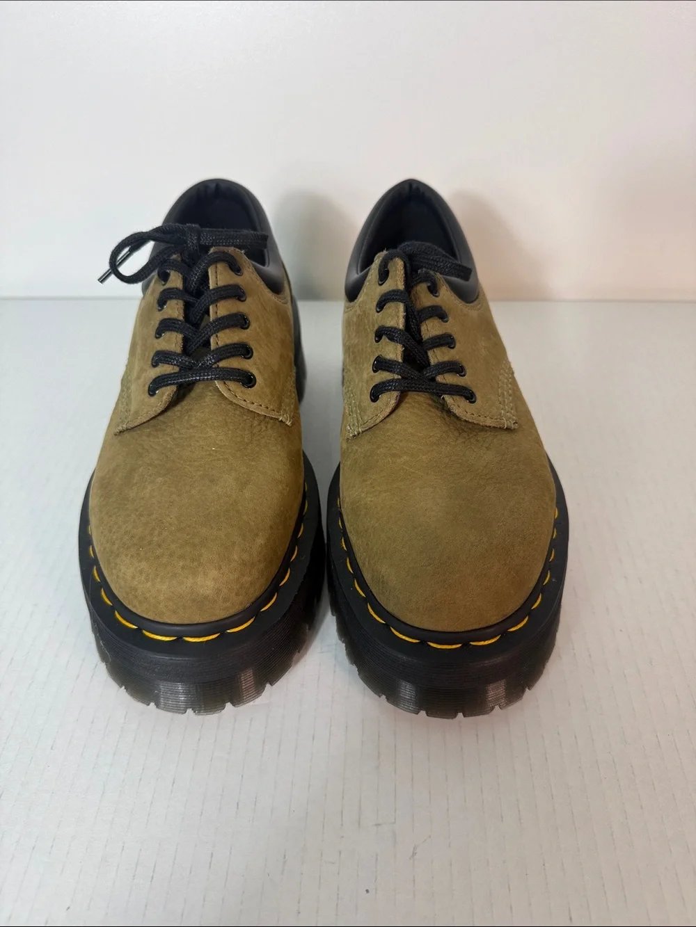 Dr. Martens 8053 Tumbled Nubuck Leather Platform Shoes size 8 NWOT